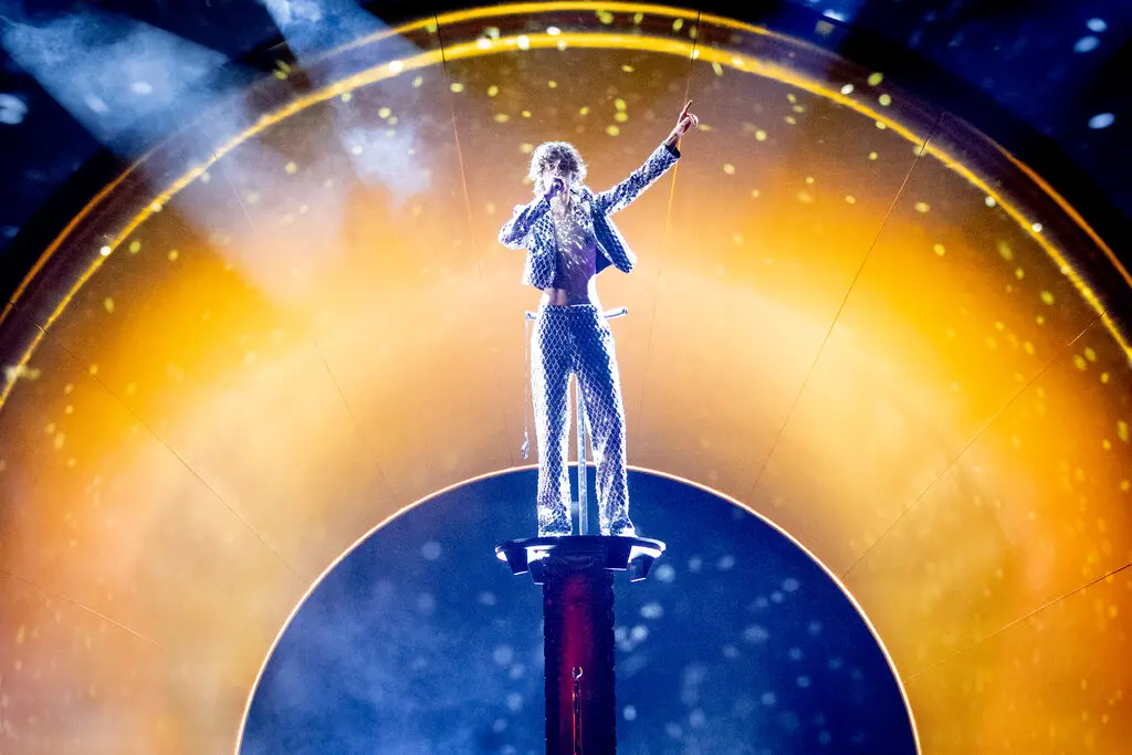 Harry Styles lanza su cuarto álbum. Ahora tiene competencia