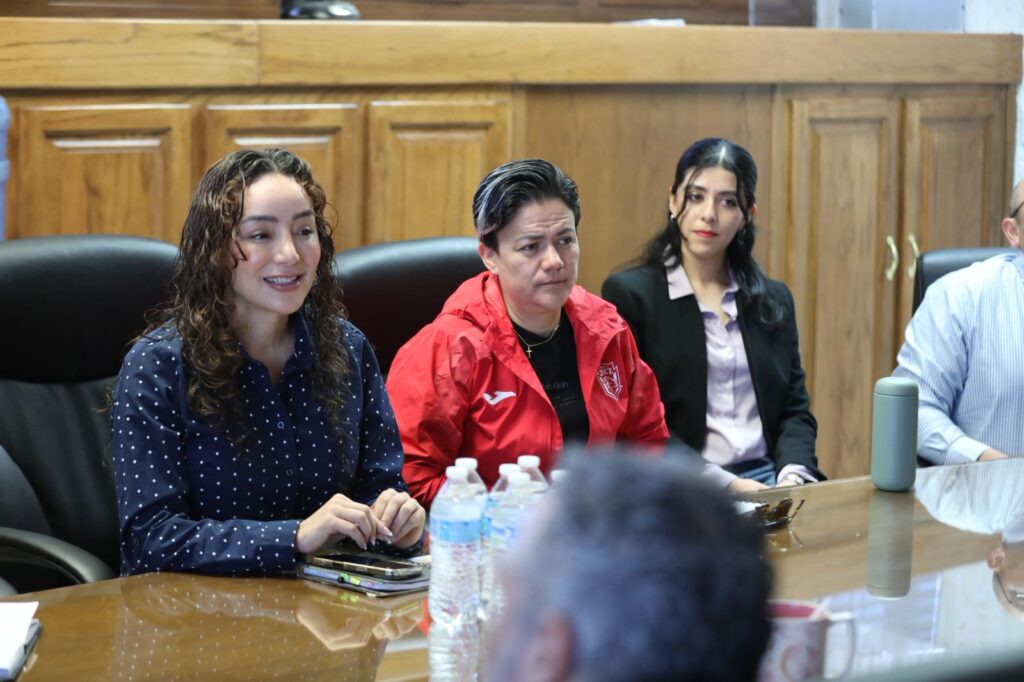 Invita Centro Fundacional a jornada de limpieza en Plaza Cervantina con Bravos