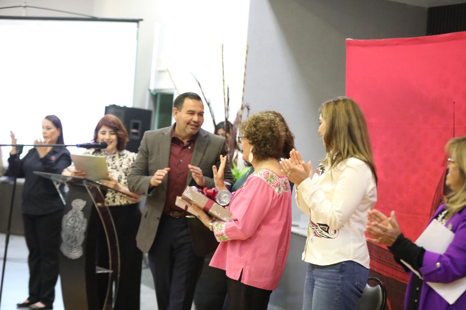 Asiste alcalde Cruz Pérez Cuéllar a foro sobre mujeres, maquila y perspectiva de género