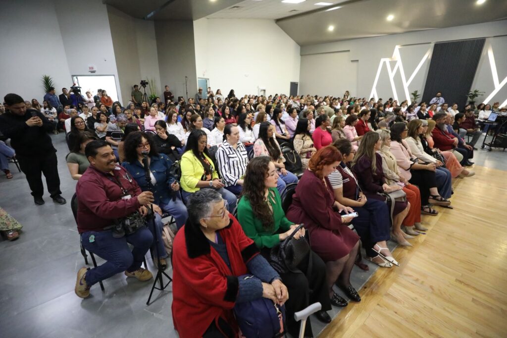 Asiste alcalde Cruz Pérez Cuéllar a foro sobre mujeres, maquila y perspectiva de género

