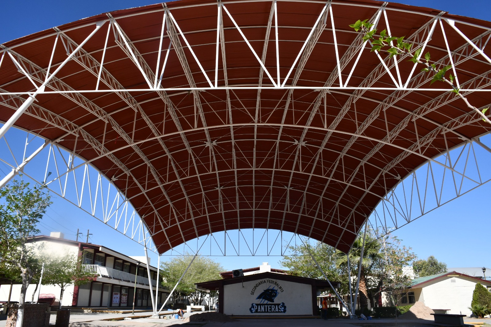 Construye Obras Públicas domo en la Secundaria Federal #13