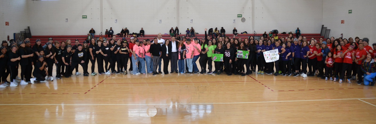 Casi 200 usuarias participan en Zumba Challenge de Centros Comunitarios