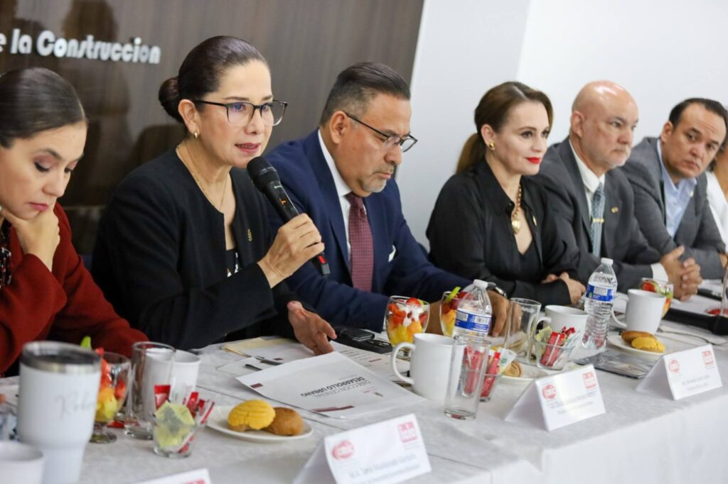 Fortalecen coordinación urbana y económica en asamblea de CMIC

