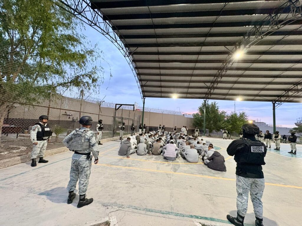 La Secretaría de Seguridad Pública del Estado (SSPE), encabezada por el secretario Gilberto Loya, llevó a cabo un operativo de revisión extraordinaria en el Centro de Reinserción Social (Cereso) Estatal No. 3, en Ciudad Juárez, como parte de la estrategia permanente para fortalecer la seguridad y gobernabilidad en los centros penitenciarios