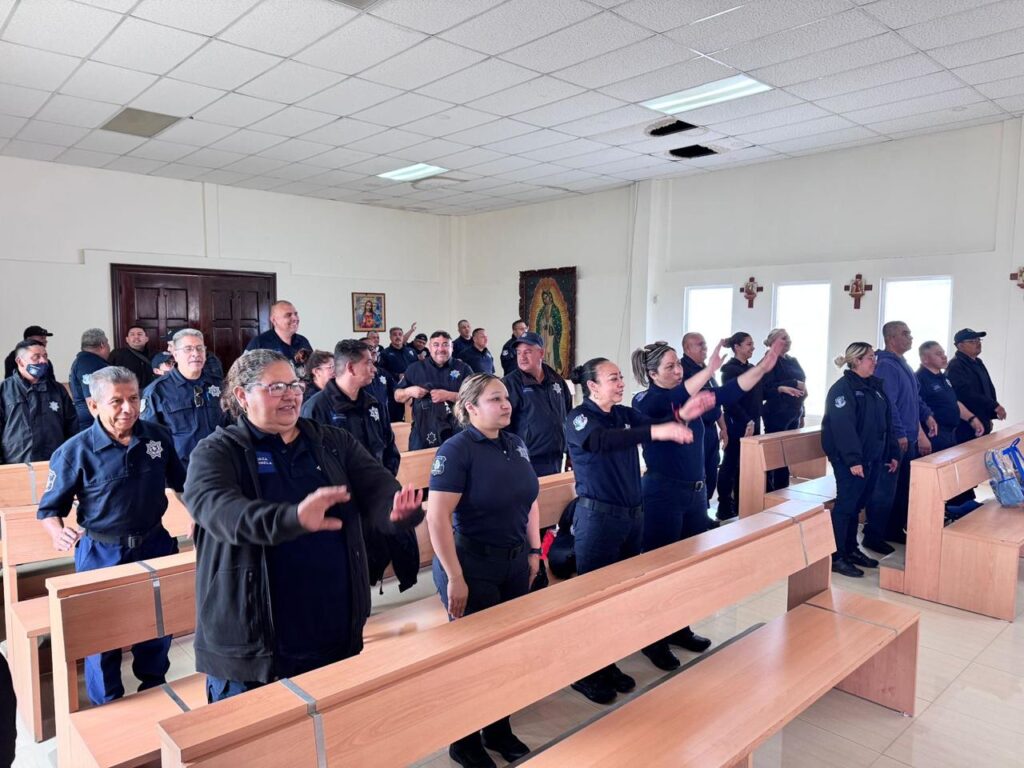 Como parte de los esfuerzos para lograr una reinserción social efectiva, la Secretaría de Seguridad Pública del Estado (SSPE) dio a conocer la implementación de una capacitación en Prevención del Suicidio y Primeros Auxilios Psicológicos, dirigida a personal de custodia penitenciaria y personas privadas de la libertad del Cereso No. 3.