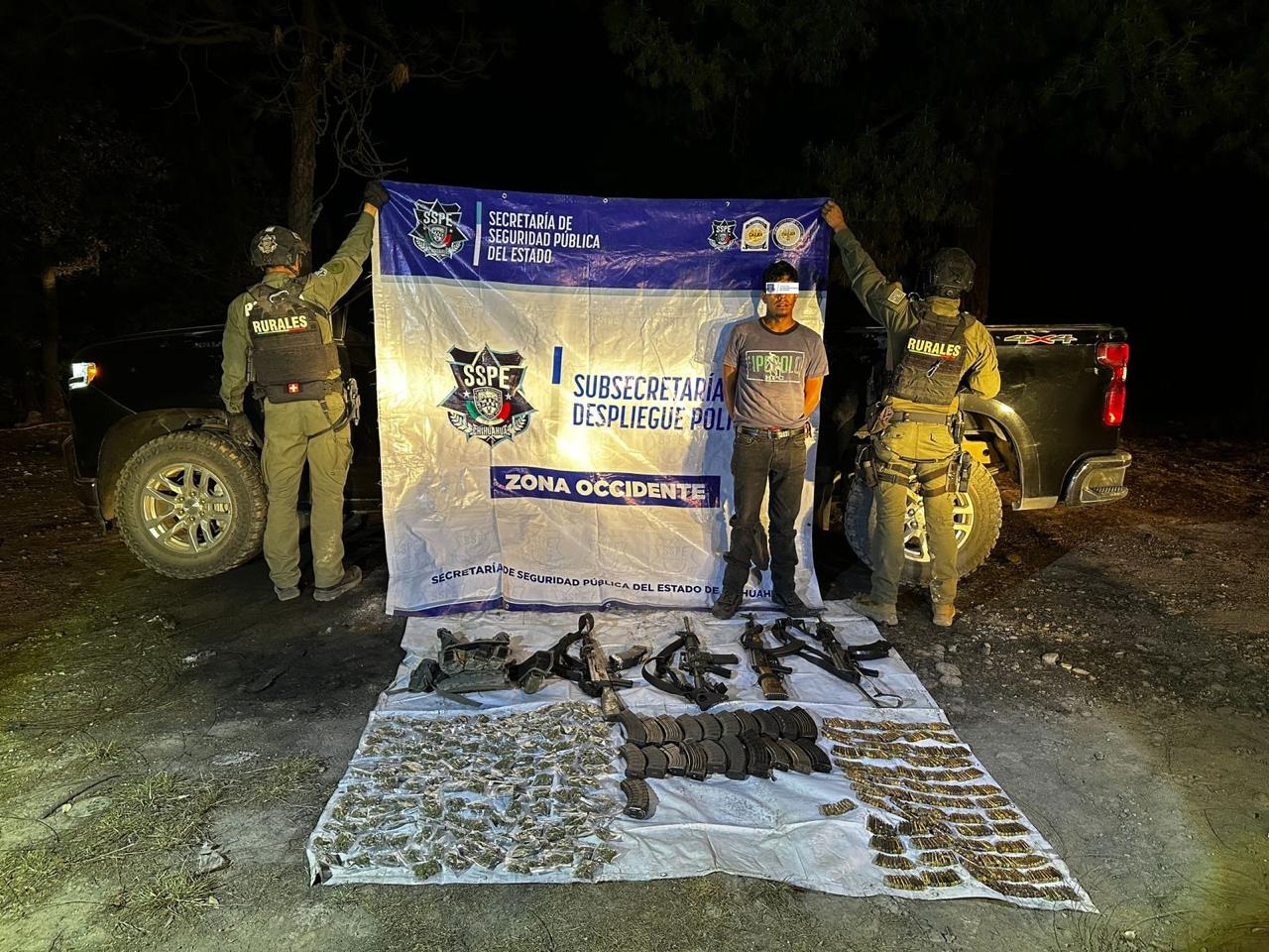 Arresta SSPE a 3 sujetos con arsenal, explosivos y droga en Moris: Continúan resultados de Gilberto Loya en la zona serrana -4 Armas largas, 18 explosivos, y 164 paquetes con hierba fueron asegurados tras un enfrentamiento con civiles armados
