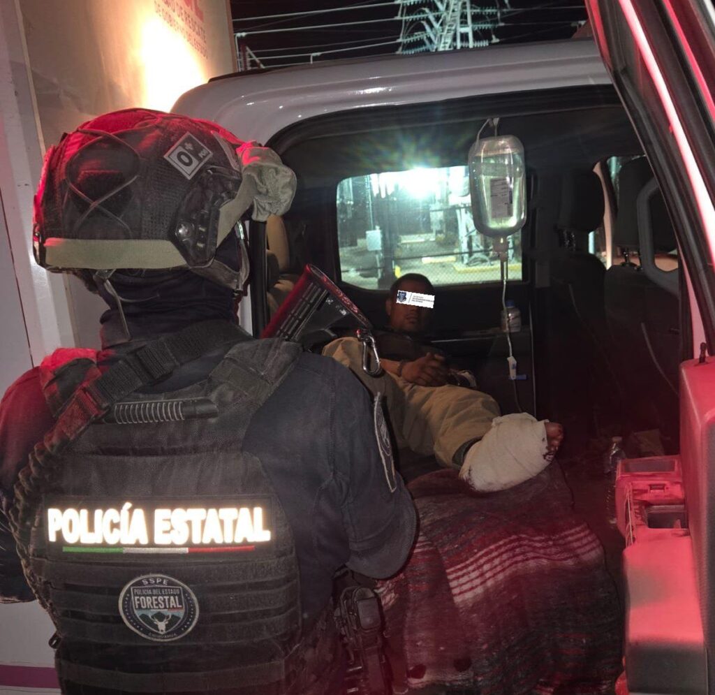 Arresta SSPE a 3 sujetos con arsenal, explosivos y droga en Moris: Continúan resultados de Gilberto Loya en la zona serrana

-4 Armas largas, 18 explosivos, y 164 paquetes con hierba fueron asegurados tras un enfrentamiento con civiles armados 