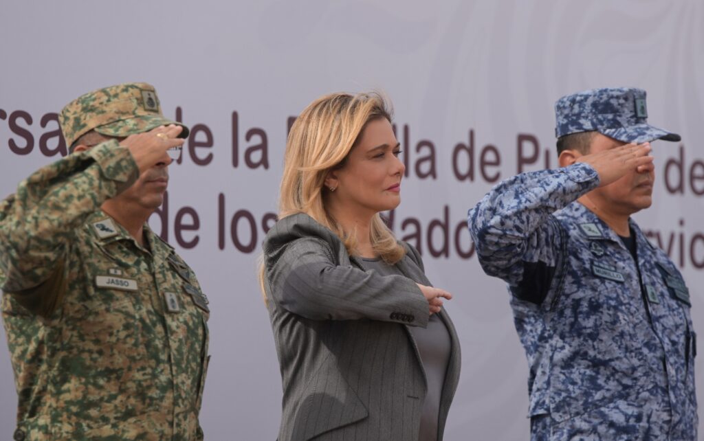 Maru Campos acompaña ceremonia conmemorativa por el CLXIV aniversario de la Batalla de Puebla