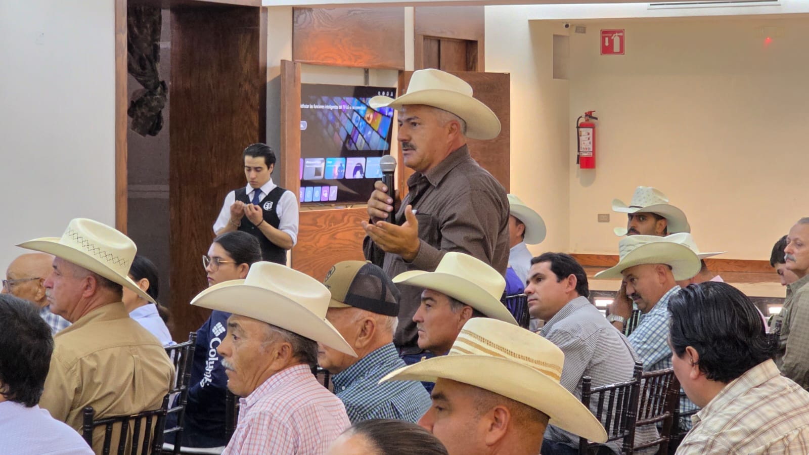 Imparte SDR taller de capacitación sobre prevención y vigilancia del Gusano Barrenador del Ganado en Parral