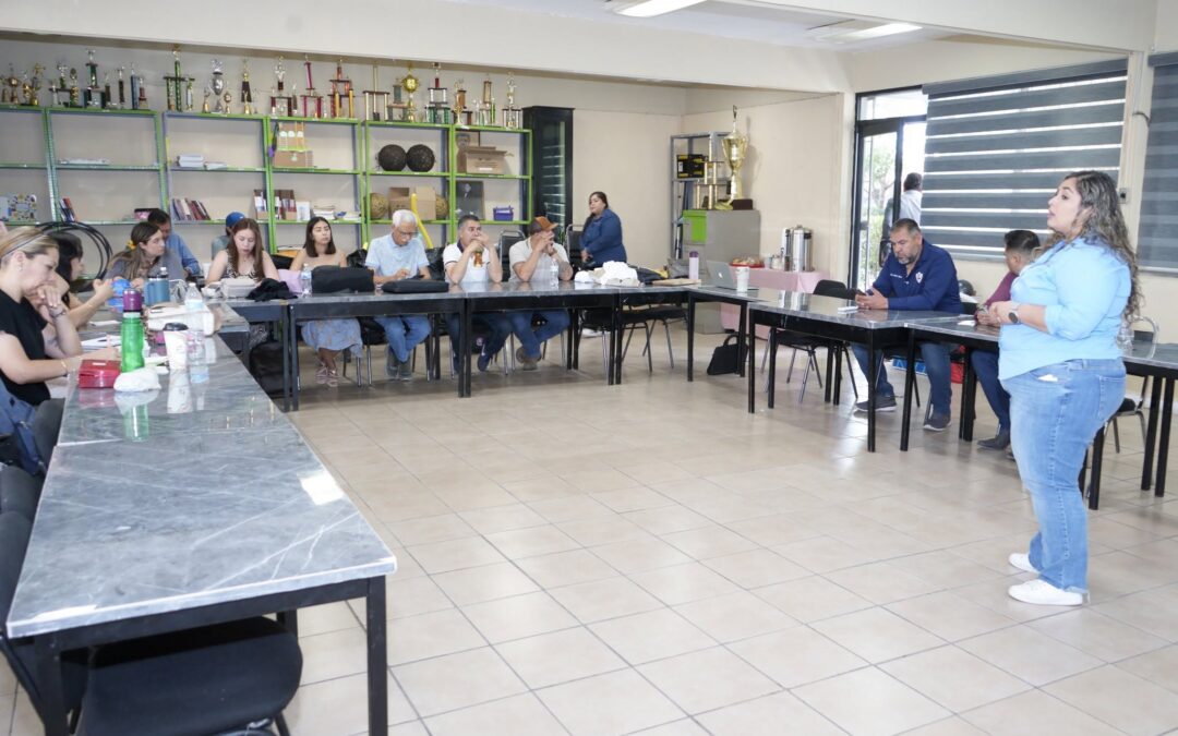 Capacitan a casi mil figuras educativas en mediación de conflictos