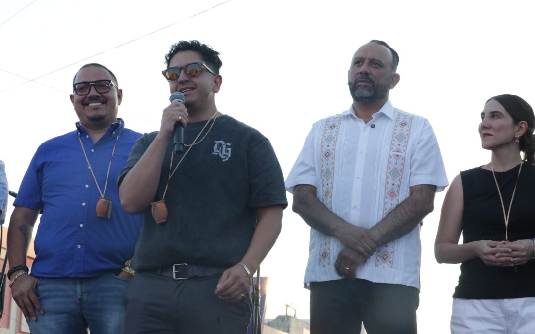 Encabeza Alcalde callejoneada en homenaje a Juan Gabriel