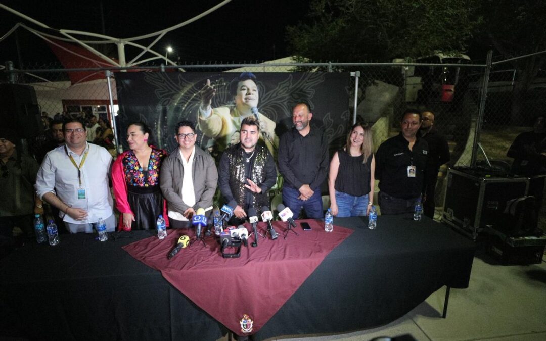 Miles abarrotan la Plaza de la Mexicanidad para despedir el Juangabrielísimo con El Mimoso