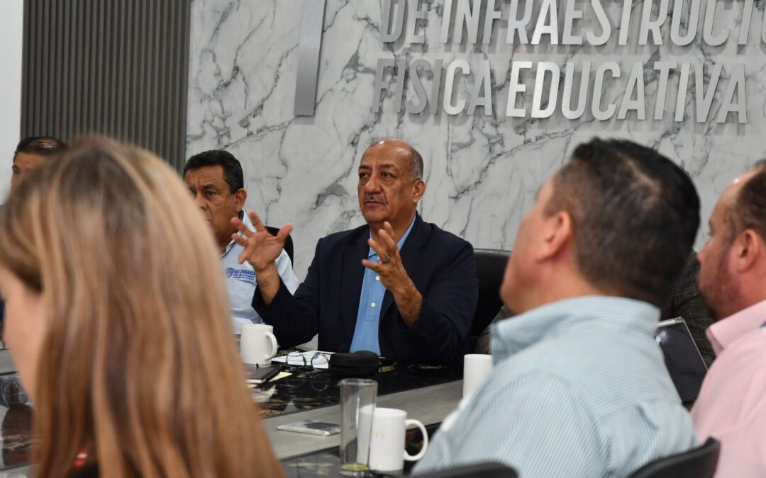 Evalúa SEyD la posibilidad de fortalecer la educación con el apoyo de la tecnología