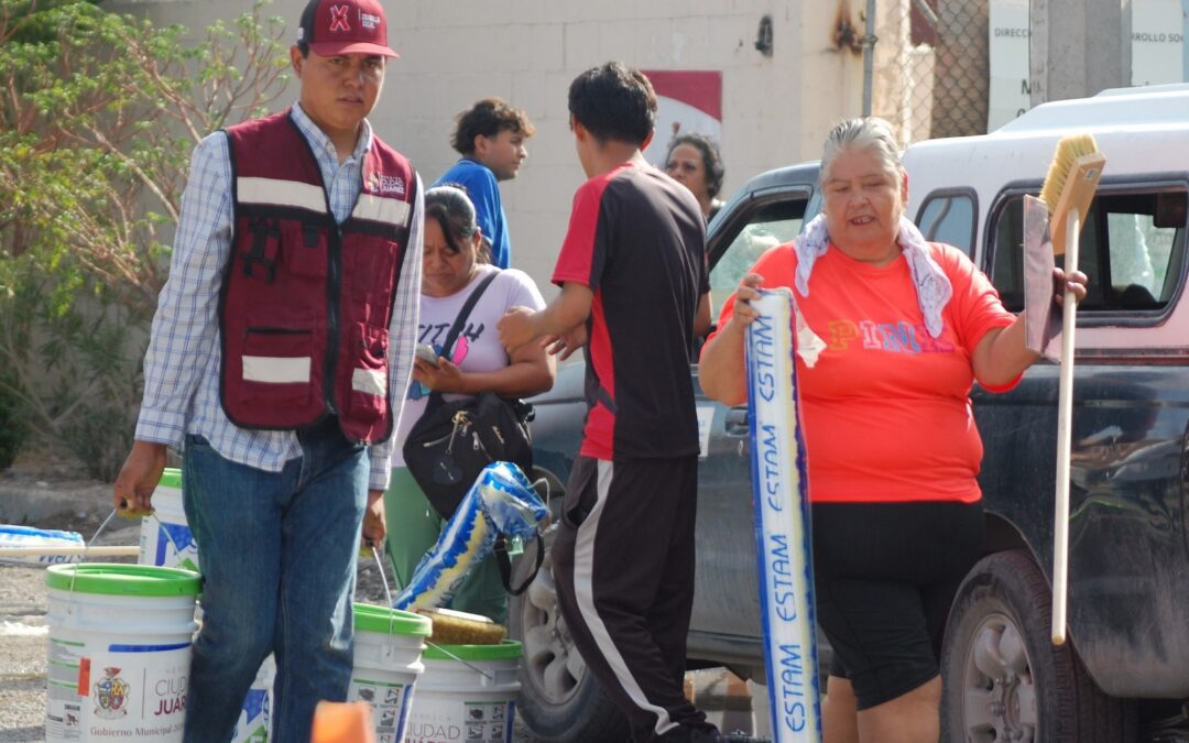 Desarrollo Social lleva apoyos a familias de distintos sectores de la ciudad