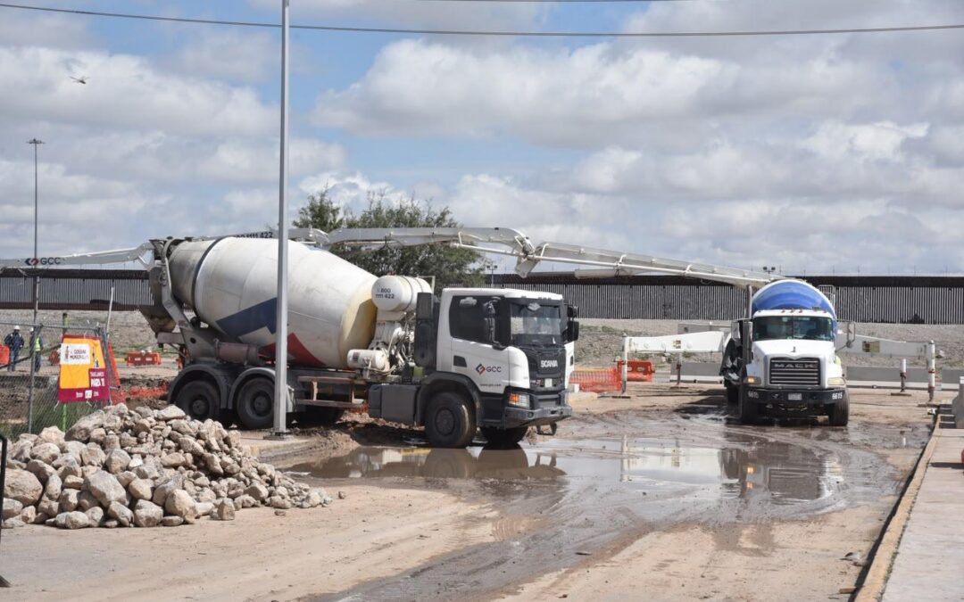Mantiene Obras Públicas la construcción del puente en el boulevard Juan Pablo II