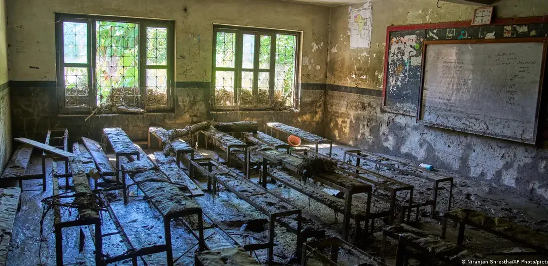Docente salvó a 900 alumnos durante inundación en Nepal