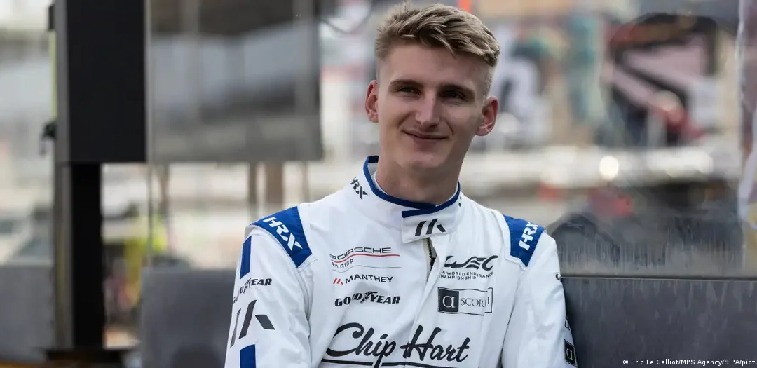 Piloto neerlandés salva del fuego a rival en el China GT