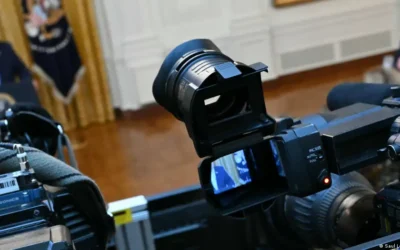 Principales cadenas de TV suspenden cobertura a Trump
