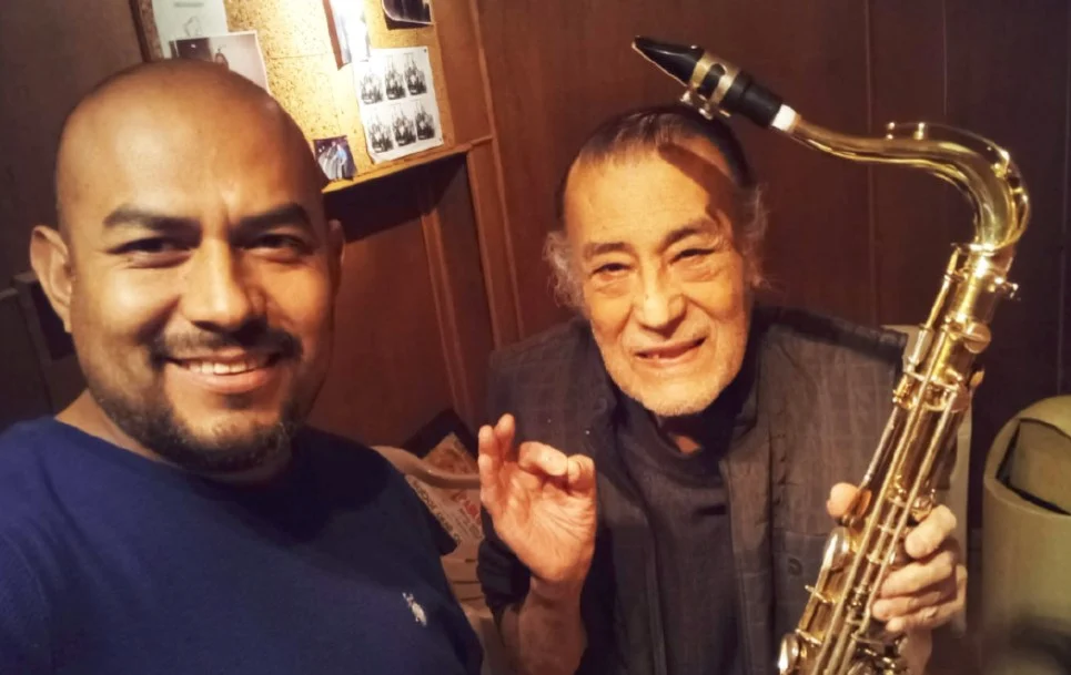 El legado de Beto Valtierra vive en el saxofón de Antonio León