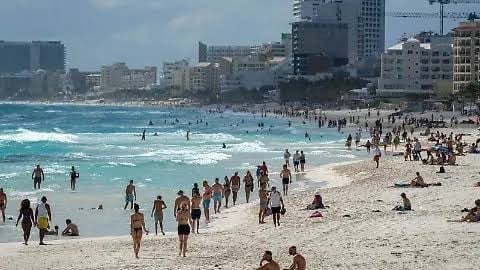 Llega menos turismo a playas mexicanas