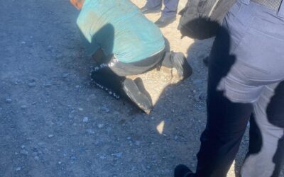 Rescatan agentes de Seguridad Pública a hombre que estaba en Río Bravo