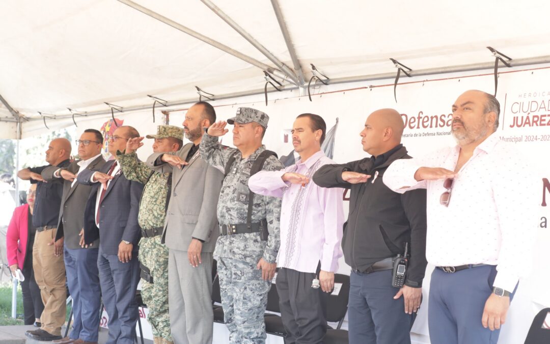 Encabeza Presidente Municipal ceremonia cívica de octubre en la megabandera