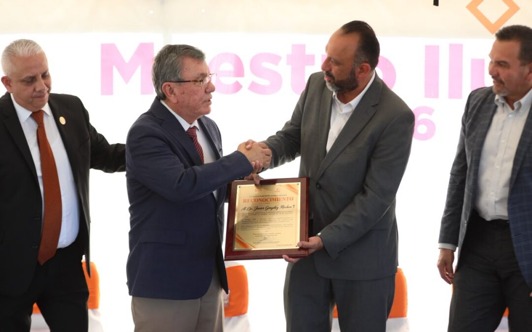 Acude alcalde a develación de placa en honor a Javier González Mocken