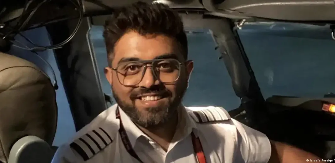 Piloto indio, «héroe» mundial tras salvar vuelo de Flydubai