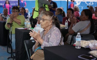 Entrega Desarrollo Humano apoyos alimentarios a personas adultas mayores de la colonia San Jorge