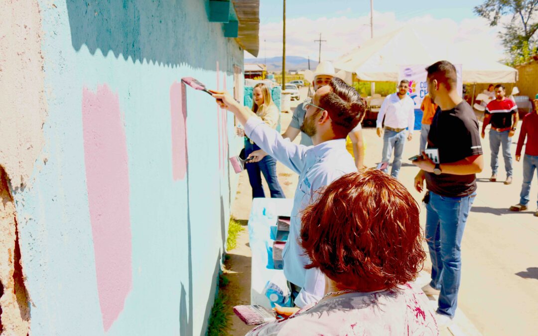 Llevan programa Colores de Chihuahua a Temósachic para renovar la imagen urbana